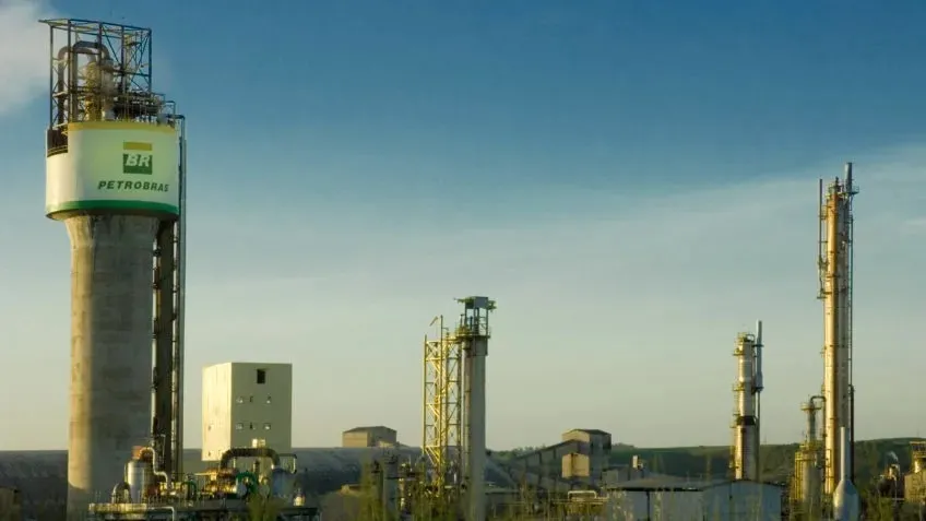 Petrobras reativa fábrica na Bahia e deve gerar mais de 2 mil empregos