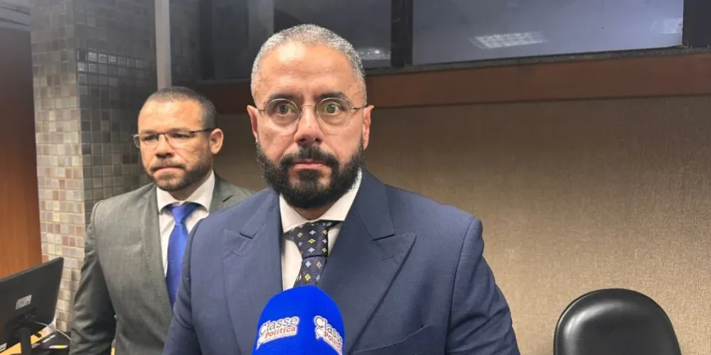 Advogado de Binho Galinha critica vazamento de foto do parlamentar preso