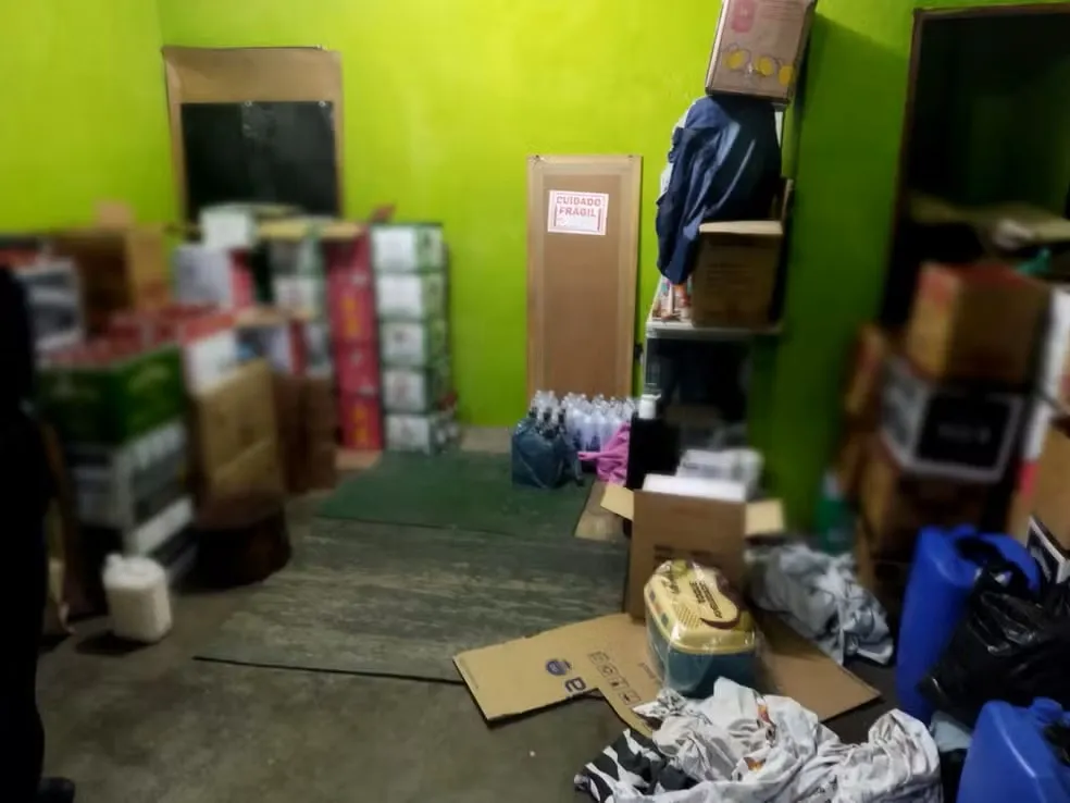 Polícia localiza fábrica clandestina ligada a mortes por metanol em São Paulo