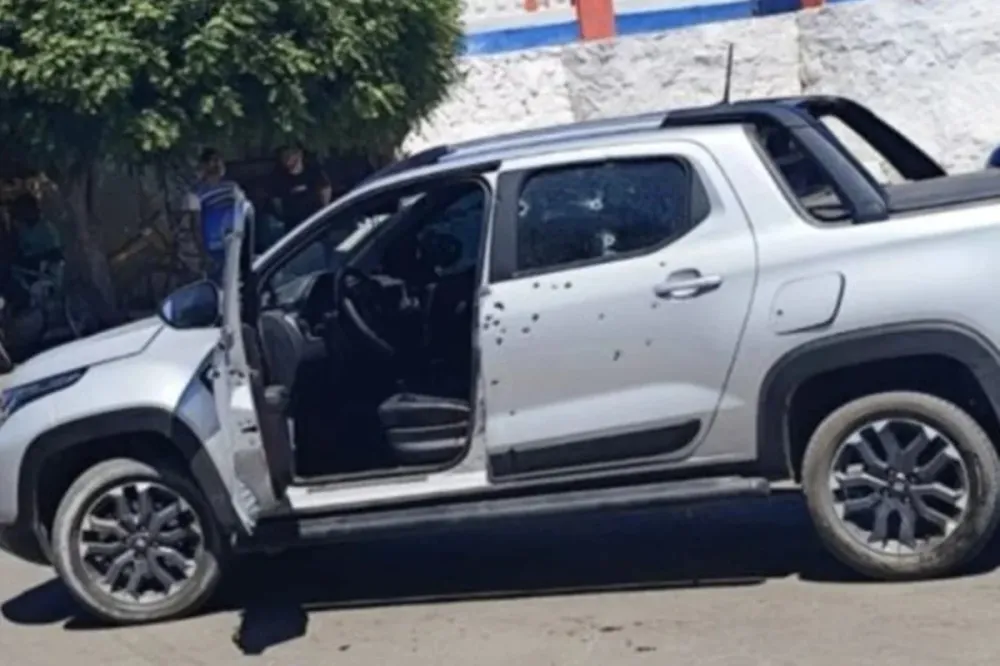 Bebê e casal são baleados em ataque a carro no centro de Ibotirama