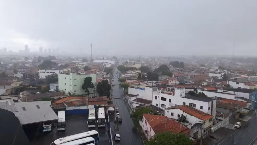 Temporal causa alagamentos e prejuízos em cidades do interior da Bahia