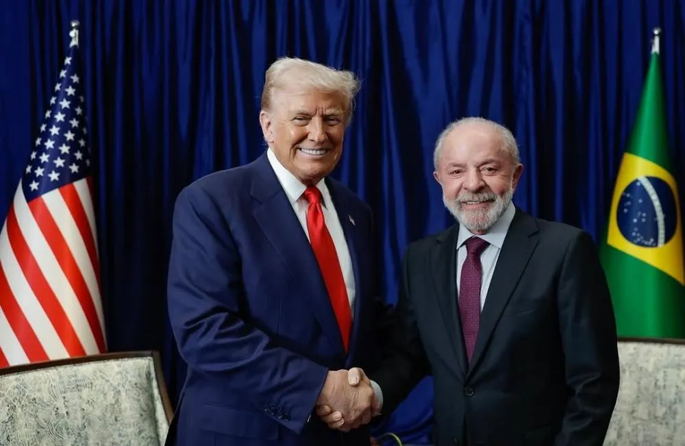 Trump ignora condenação de Bolsonaro em reunião com Lula