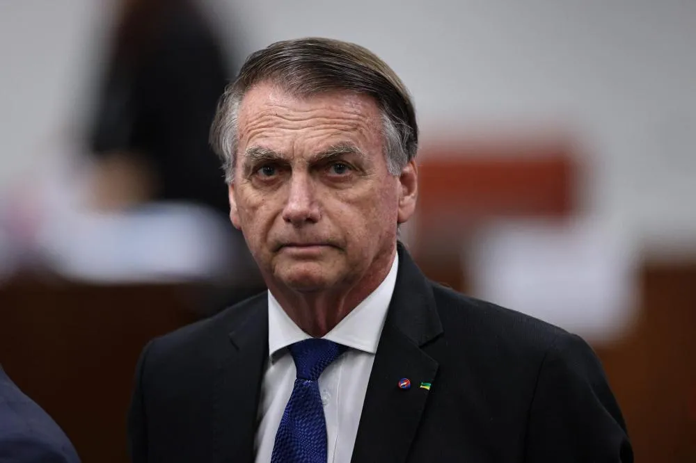 Defesa de Bolsonaro tenta reverter condenação no STF
