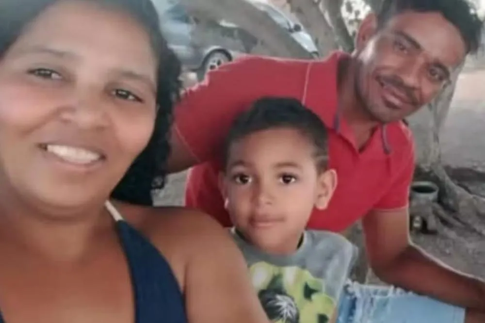 Família morre em colisão entre carro e carreta na BR-116, em Araci