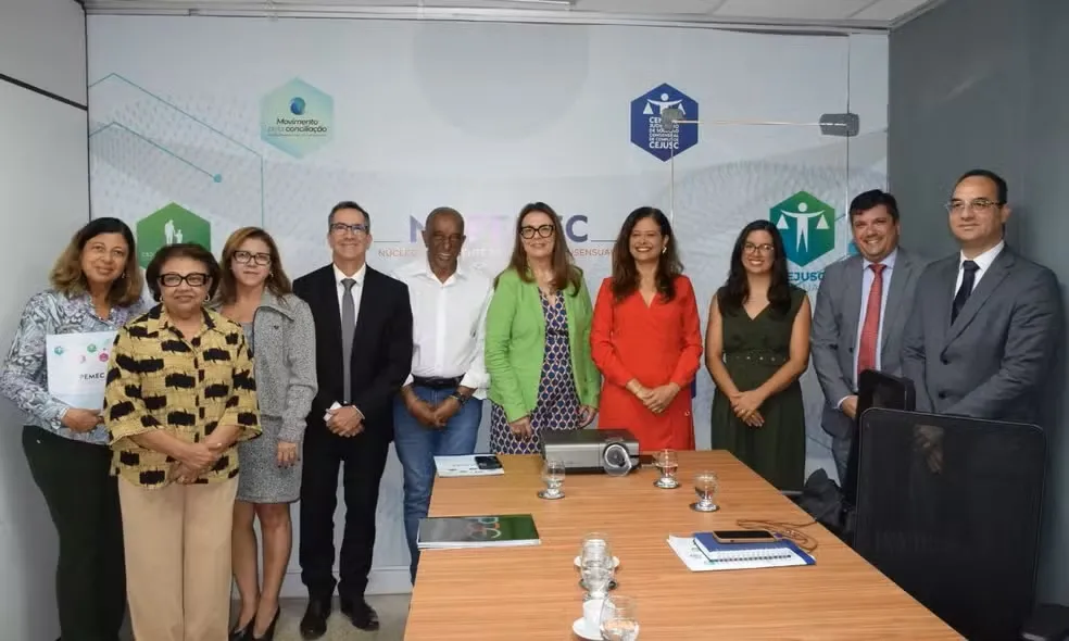 Governo da Bahia e professores firmam acordo sobre piso nacional do magistério