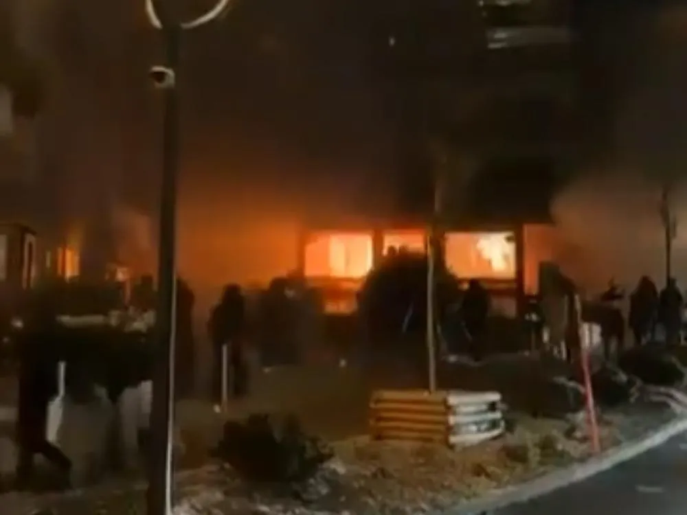 Incêndio em bar mata ao menos 40 pessoas durante festa de Ano Novo na Suíça
