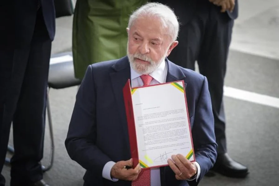 Lula sanciona Orçamento de 2026 e veta R$ 400 milhões em emendas