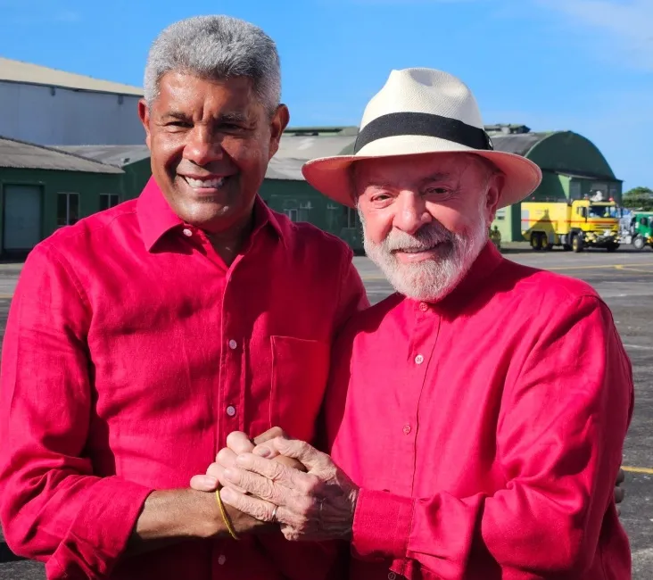 Lula desembarca em Salvador para encerramento de encontro nacional do MST