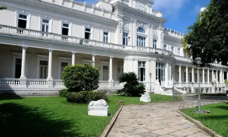 Governo da Bahia oficializa encerramento do Museu do Palácio da Aclamação para instalação do CCBB