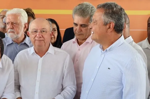 Rui Costa afaga José Ronaldo em evento e defende parceria acima de divergências partidárias
