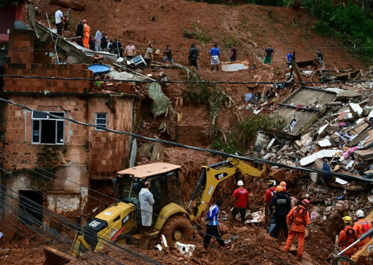Sobe para 46 o número de mortos após chuvas devastadoras na Zona da Mata mineira
