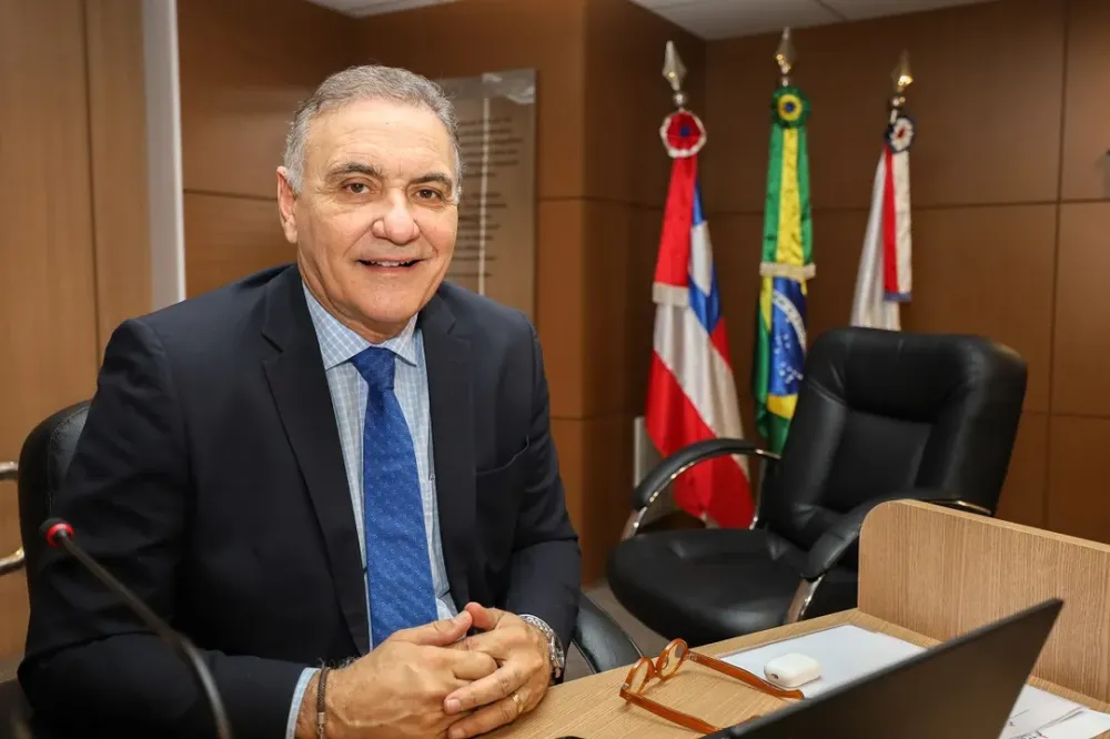 Nelson Pelegrino assume presidência do TCM com licença de Francisco Neto