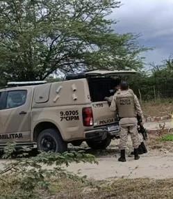 Homem é detido suspeito de matar cachorro com facão e ameaçar moradores em Queimadas