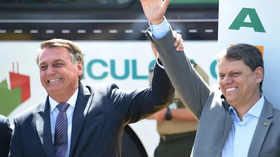 Bolsonaro sinaliza apoio a Tarcísio em 2026, mas exige Michelle como vice