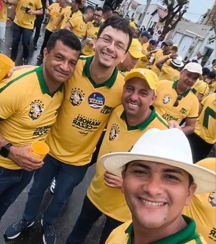 Secretário Clécio Fernando é destaque nos blocos juninos de Ribeira do Pombal (BA)