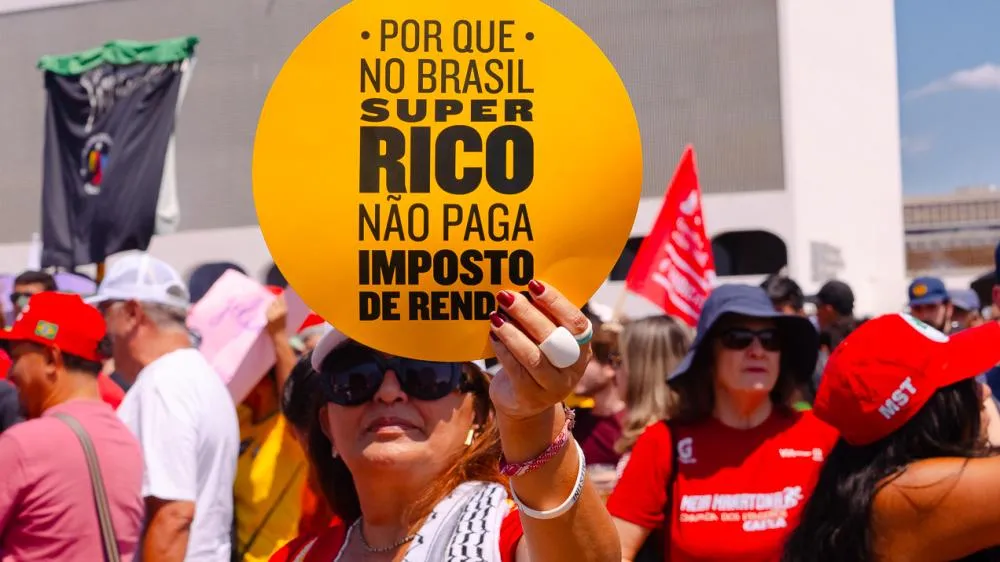 Após pressão popular, Câmara aprova isenção do IR para quem ganha até R$ 5 mil