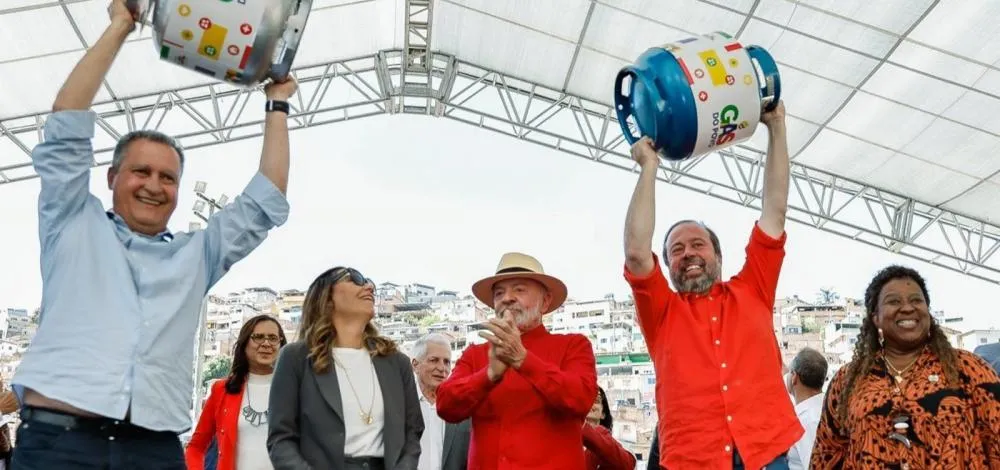 Governo lança programa Gás do Povo com até seis botijões gratuitos por ano